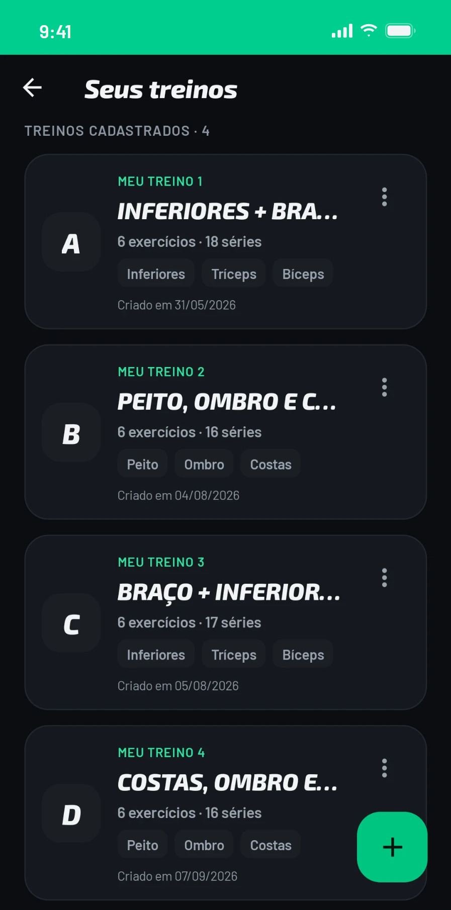 Tela Seus treinos com quatro treinos cadastrados, cada um com número de exercícios, séries e grupos musculares